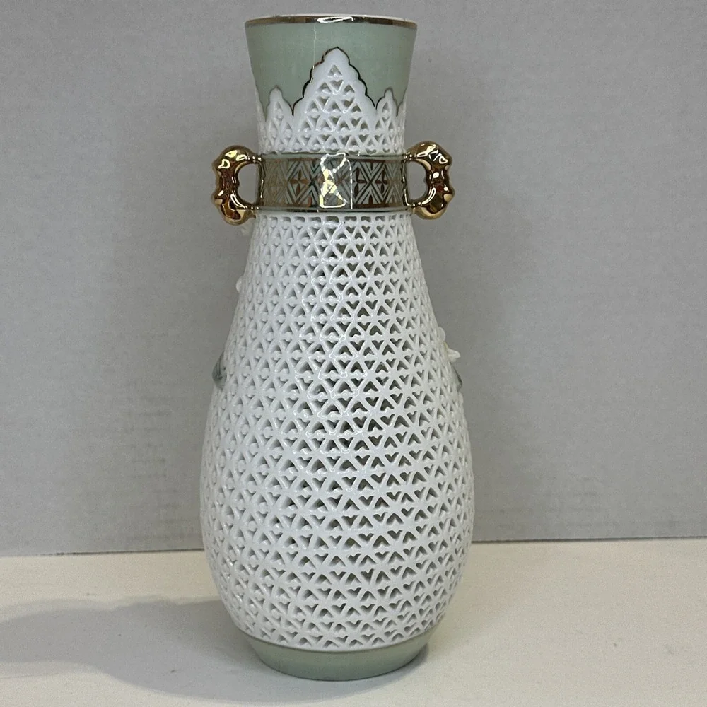 Reticulated Chinese Porcelain Vase Gold Handle White Flower Floral 8